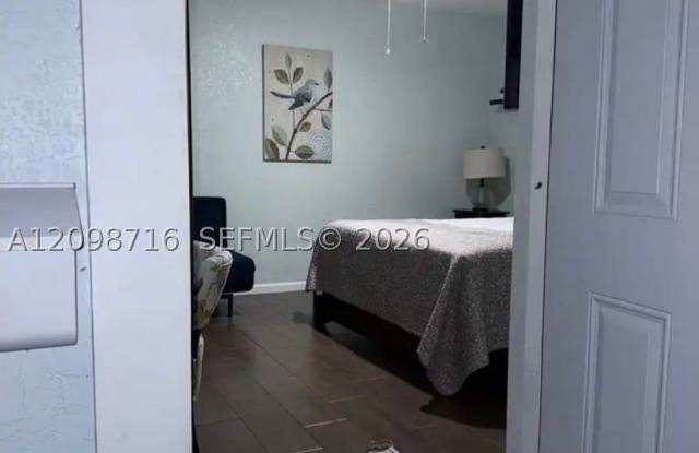 21599 SW 99th Ct Gallery 1