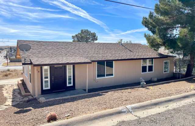Cute Updated 3 Bedroom Home in Downtown Kingman! Gallery 2