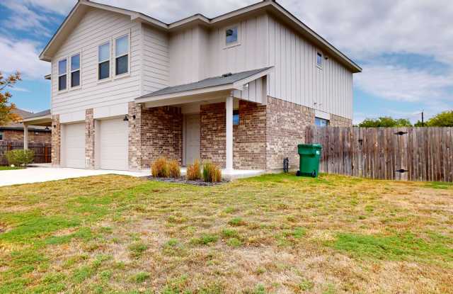 PRICE DROP $1,650 + 2 WEEKS FREE !!!! Gallery 3