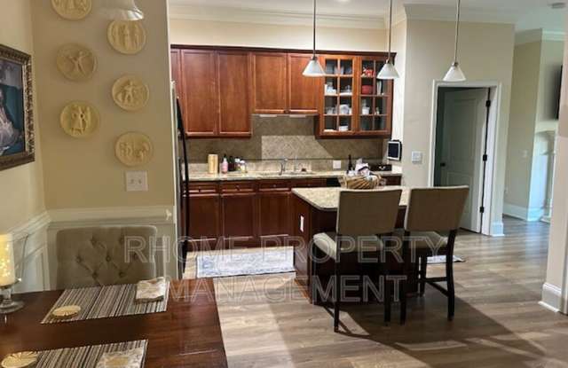 11 Perimeter Center E photos photos