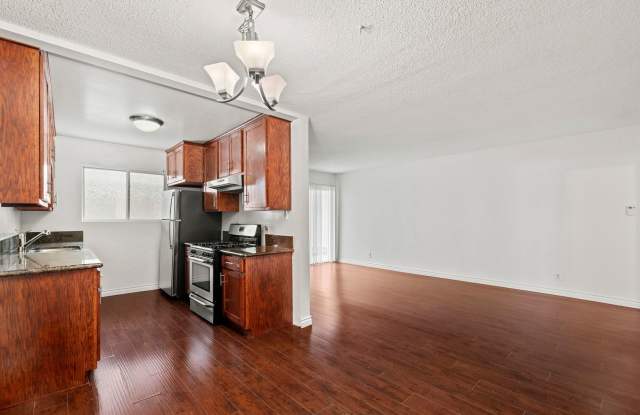 One-of-a-Kind 2-Bedroom Apartment in Prime Pico-Robertson Location! photos photos
