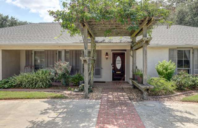 804 Colonial Drive Gallery 4