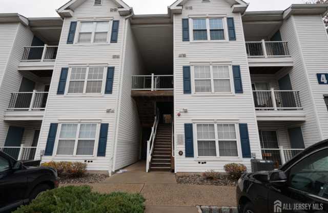 421 Waterford Drive - 421 Waterford Drive, Middlesex County, NJ 08817