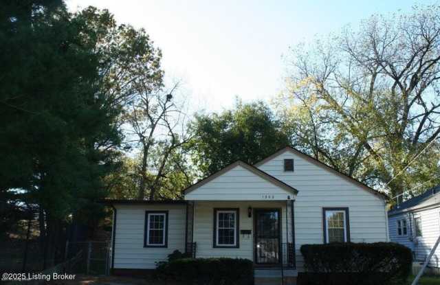 1302 Schiller Ave photos photos