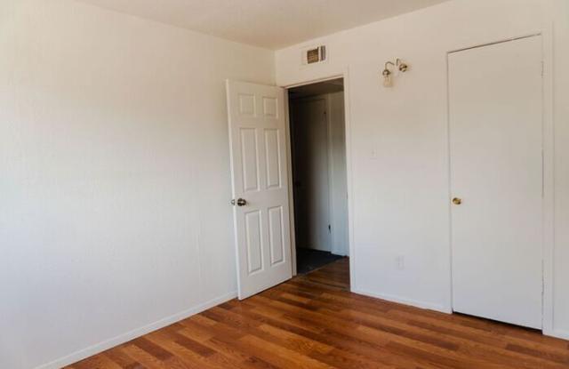 1514 29th Place Gallery 4