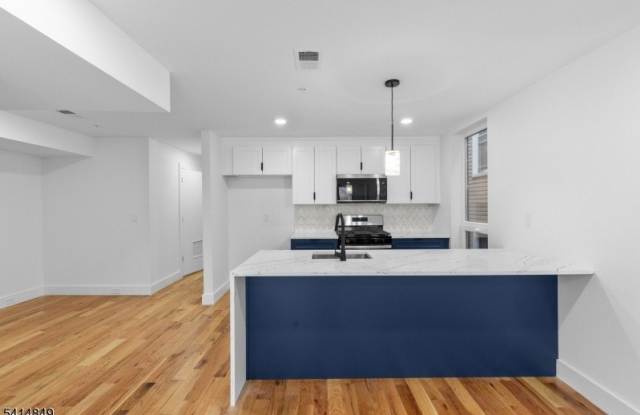 37 S 7Th St photos photos