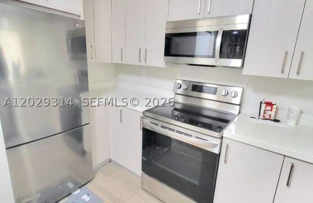 15495 Miami Lakeway N Gallery 3
