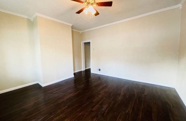 Newley Updated Home Minutes From The Waterfront! Gallery 4