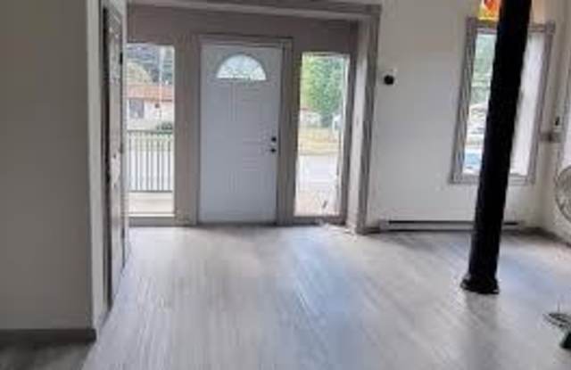 206 Main St, Suite #6 Gallery 4
