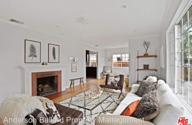 1836 Kenneth Way Gallery 2