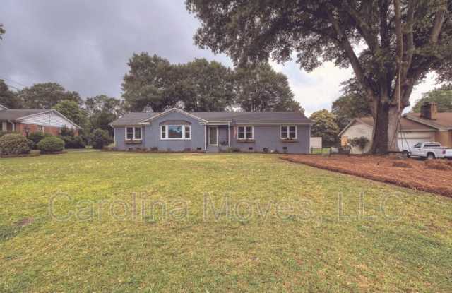 5 Melbourne Lane - 5 Melbourne Lane, Wade Hampton, SC 29615
