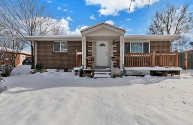 8372 Chase Way - 8372 Chase Way, Arvada, CO 80003