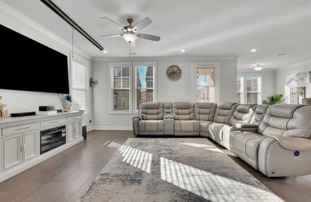 1070 Poppy Pointe Gallery 3