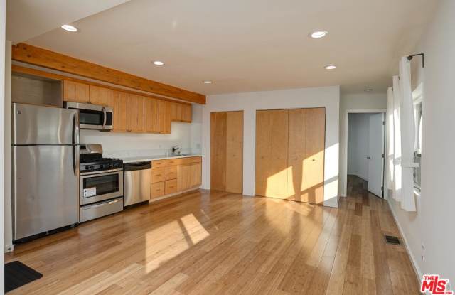 1727 WEBSTER Avenue Gallery 4