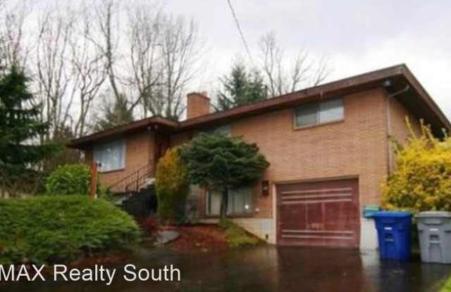 1804 Lake Avenue S - 1804 Lake Avenue South, Renton, WA 98055