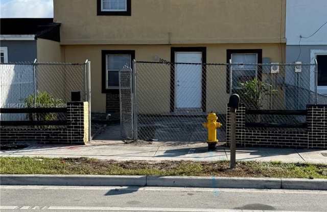 19313 NW 47th Ave photos photos