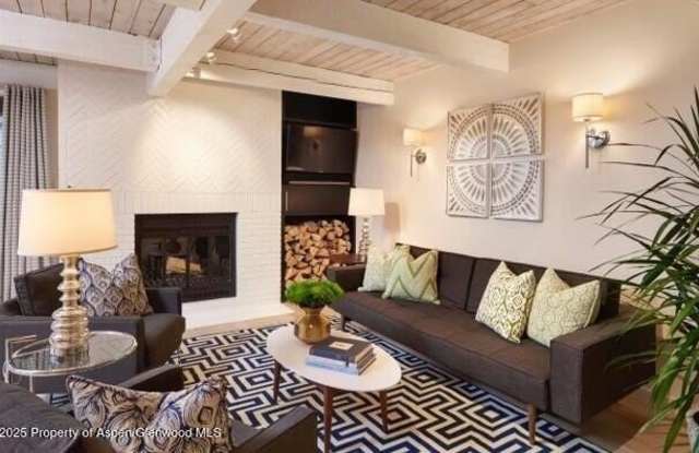 101 E Cooper Gallery 2