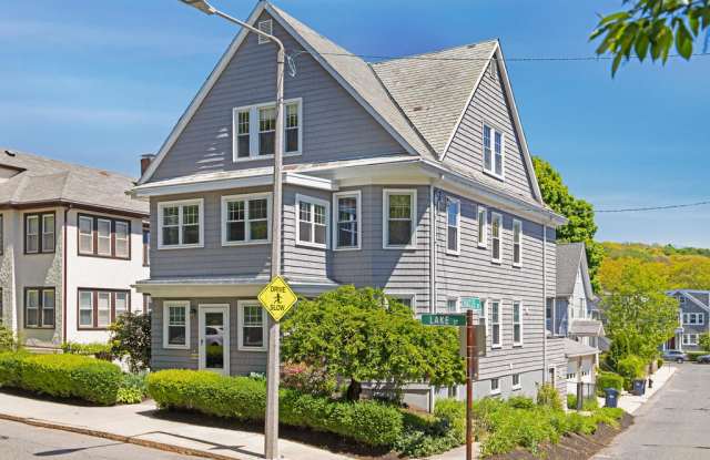 191 Lake Street Gallery 4
