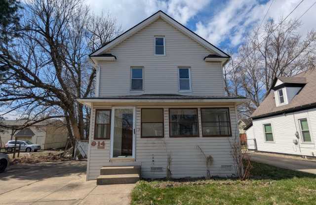 Discover this well-maintained 3-bedroom, 1-bath home in Akron photos photos