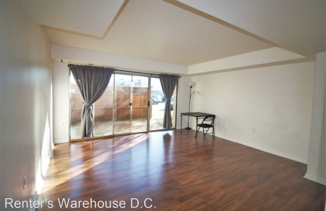 4 Canterbury Sq #101 - 4 Canterbury Square, Alexandria, VA 22304
