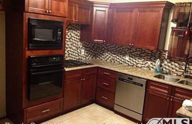 706 Towne House Lane - 706 Towne House Ln, Richardson, TX 75081