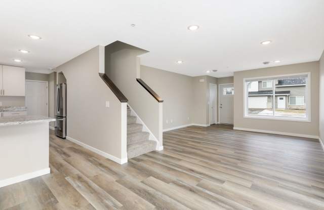 Like New End Unit Townhome for RENT 3bd 3ba 2car attached garage avail Jan 01 Gallery 3