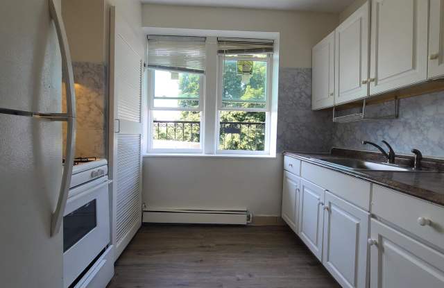 925 WEST SIDE AVE - 925 West Side Avenue, Jersey City, NJ 07306