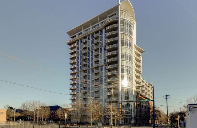 Excellent and newly refreshed Uptown 8th floor condo in the Courtside complex. photos photos