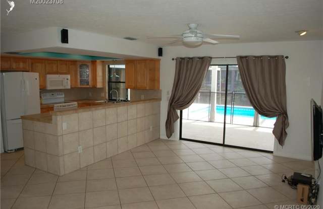 3040 SW Woodland Trail Gallery 2