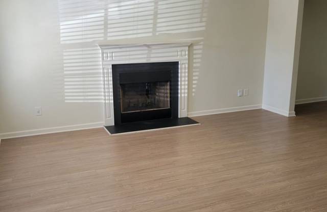 Wonderful 3br/2.5ba home, Avail Now! Gallery 3