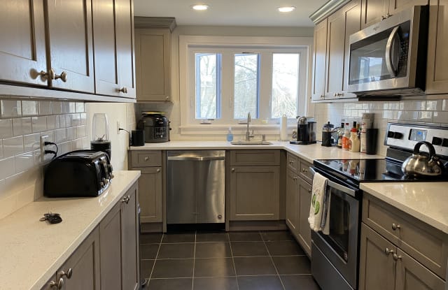 2 East Main Street - 2 - 2 E Main St, Mendham, NJ 07945