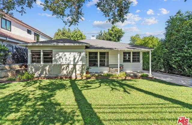 4824 La Canada Boulevard - 4824 La Canada Boulevard, La Cañada Flintridge, CA 91011