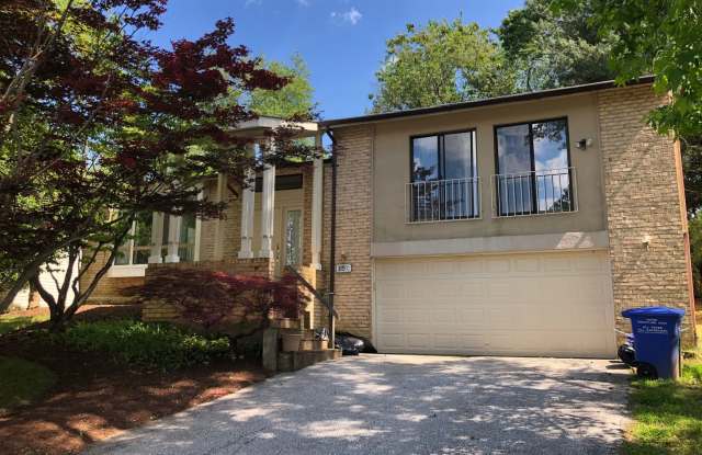 Spacious Potomac Beauty backs to Golf Course photos photos