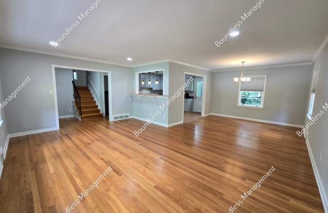 2233 Leafmore Dr Gallery 4