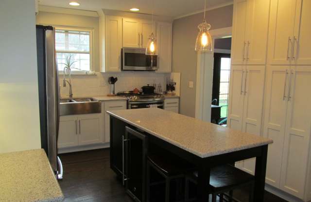 418 E. Pokagon Gallery 3