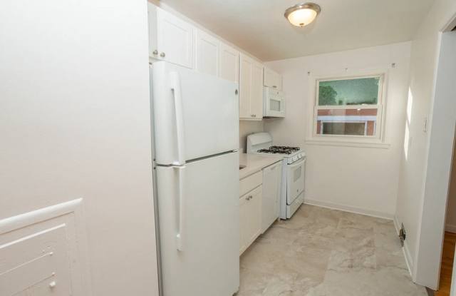 1503 Meadowbrook Dr photos photos