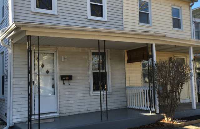 2 bedroom 1 bathroom rental photos photos