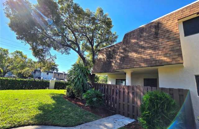 121 San Remo Blvd photos photos