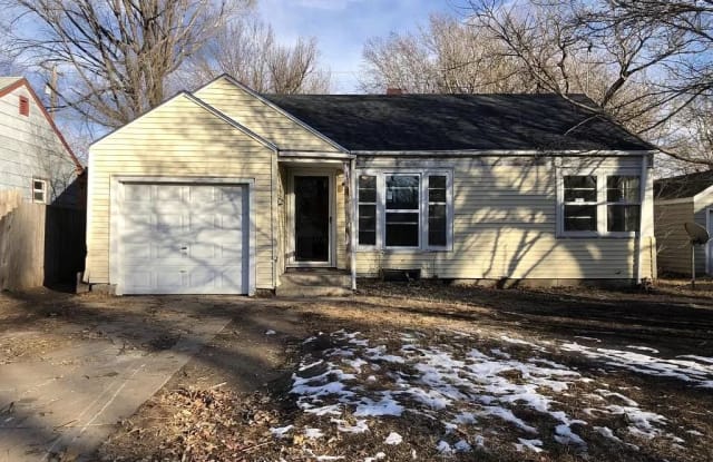 1148 N Terrace Dr - 1148 North Terrace Drive, Wichita, KS 67208