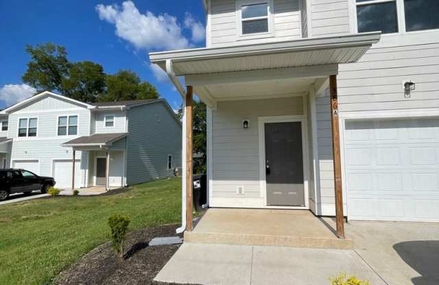 3 Bedroom, 2.5 bath townhome in the heart of Columbia! COMING SOON! Gallery 2