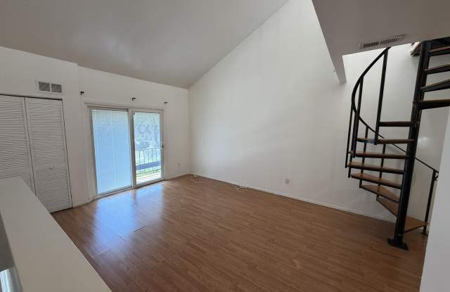 7751 OXFORD Avenue Gallery 2
