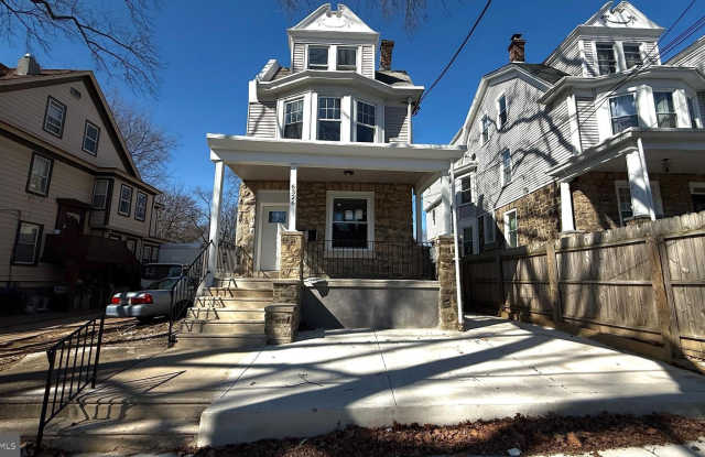 6326 NEWTOWN AVENUE photos photos