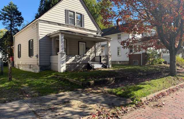 999 Collinwood Avenue Gallery 1