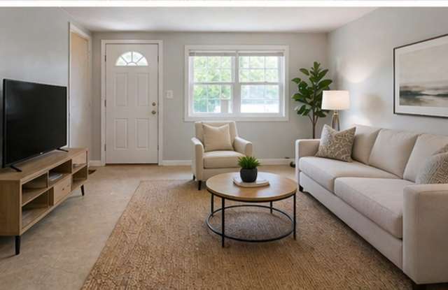 219 Claypool - Spacious Three Bedroom Two Bath Home! photos photos