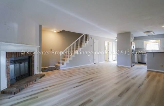 Beautiful South Tulsa 2 bedroom 1.5 Bath Condo! Available Now! Gallery 1