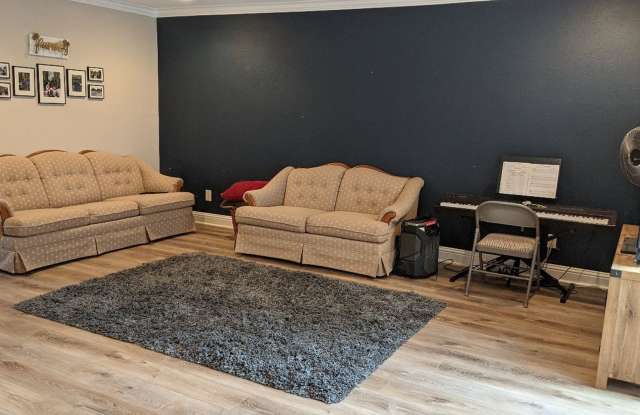 Heart of Folsom Remodeled Home! Gallery 4