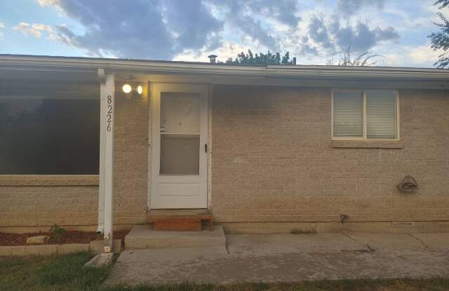 Quaint West Jordan Duplex w covered carport! Gallery 4
