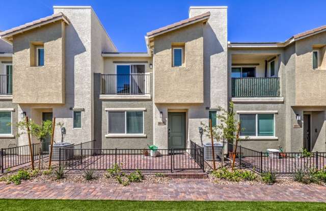 Like-New Townhome with Resort Amenities & Private Balcony Gallery 3