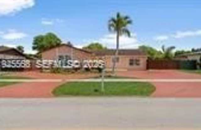 13330 SW 79th St photos photos