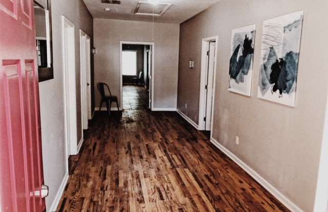 1070 Mayson Turner Rd Nw Gallery 2